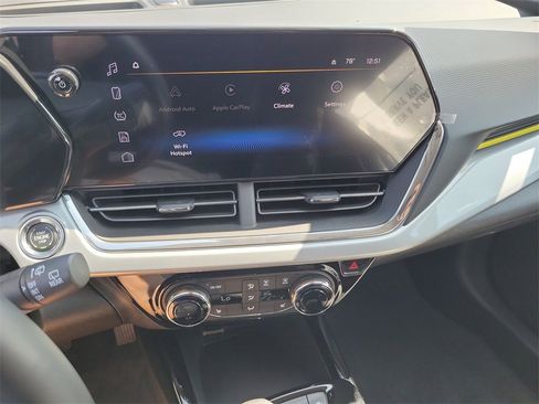 Used 2025 Chevrolet Trax LT w/ Driver Confidence Package image 19