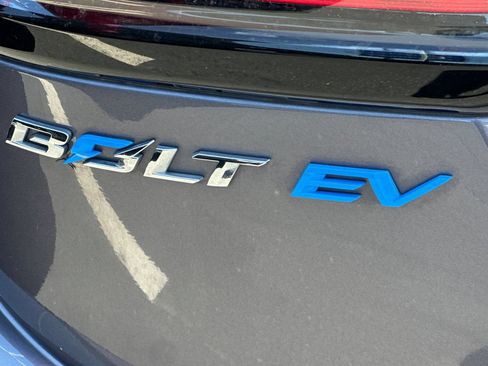 Used 2023 Chevrolet Bolt LT w/ Infotainment Package FWD image 47