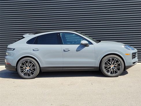 New 2026 Porsche Cayenne Coupe image 8