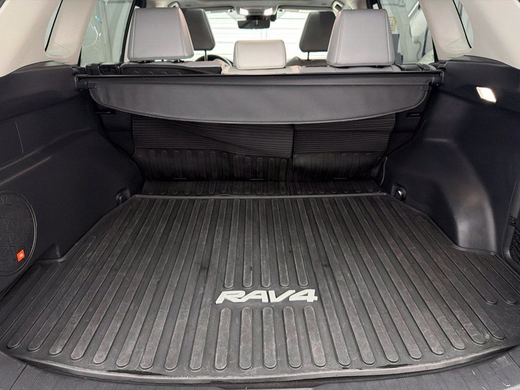 Used 2023 Toyota RAV4 Limited AWD/4WD image 28