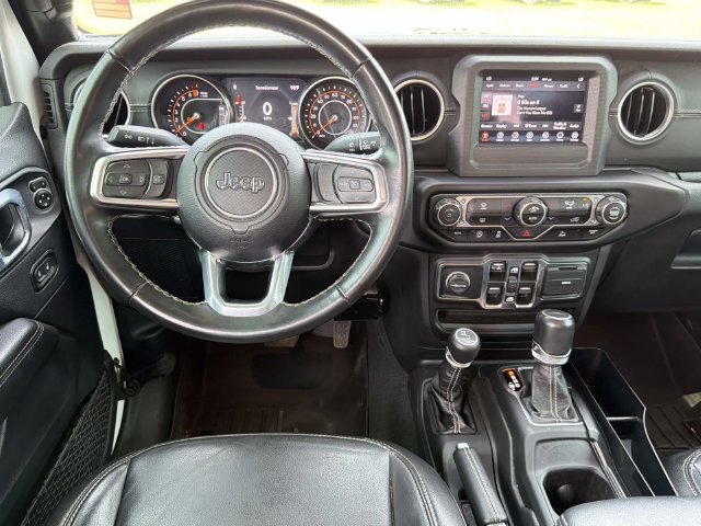Used 2021 Jeep Gladiator Overland w/ Trailer Tow Package AWD/4WD image 21