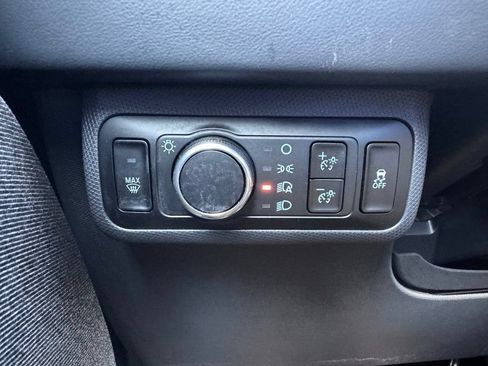 Used 2025 Ford Mustang Mach-E Premium AWD/4WD image 38