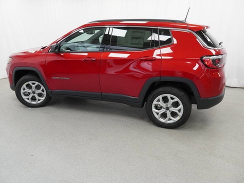 Certified 2025 Jeep Compass Latitude w/ Convenience Group image 16