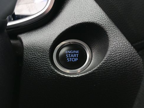 Used 2022 Toyota Corolla Cross XLE w/ Convenience Package image 23