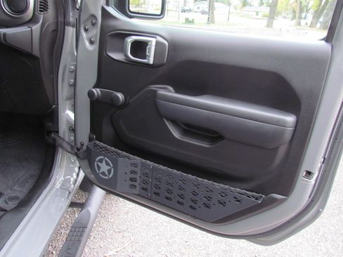 Used 2023 Jeep Gladiator Sport w/ Trailer Tow Package image 16