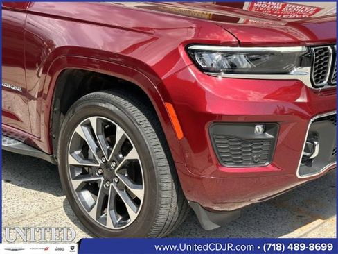 Used 2023 Jeep Grand Cherokee Overland w/ Luxury Tech Group IV image 9