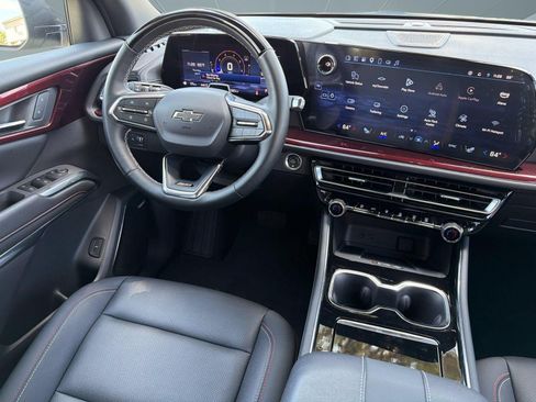 Used 2025 Chevrolet Traverse Z71 w/ Enhanced Driving Package AWD/4WD image 29