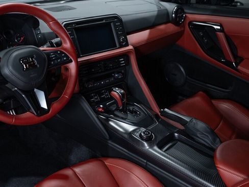 Used 2021 Nissan GT-R Premium AWD/4WD image 46