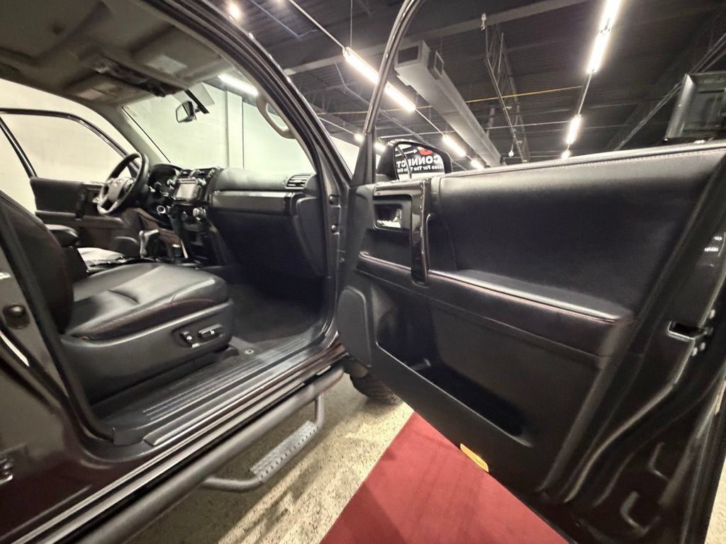 Used 2018 Toyota 4Runner TRD Off-Road Premium AWD/4WD image 38