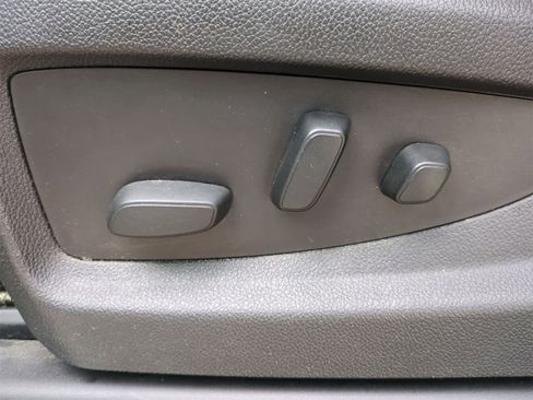 Used 2017 GMC Yukon SLT w/ Open Road Package image 18