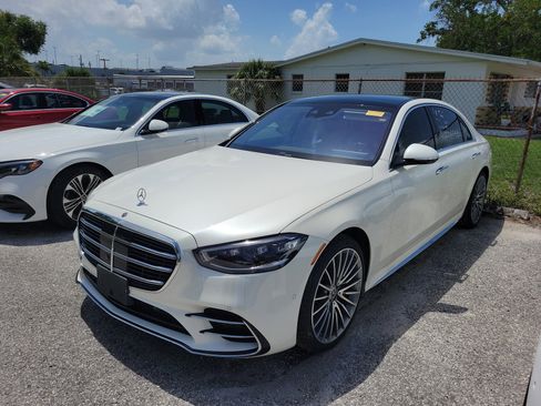 Certified 2022 Mercedes-Benz S 500 4MATIC image 1