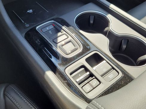 New 2025 Honda Pilot Touring image 12