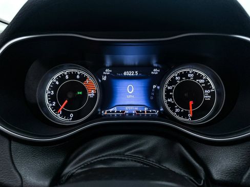 Used 2022 Jeep Cherokee Trailhawk w/ Comfort/Convenience Group image 32