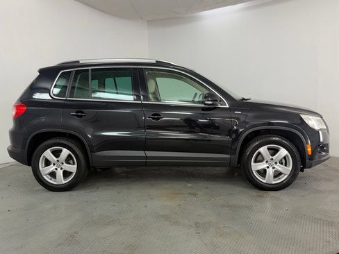 Used 2010 Volkswagen Tiguan SE AWD/4WD image 5