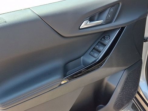 Used 2025 Chevrolet Equinox LT FWD image 12
