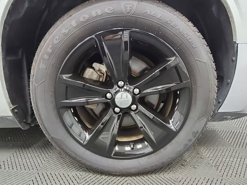 Used 2015 Dodge Challenger SXT image 38