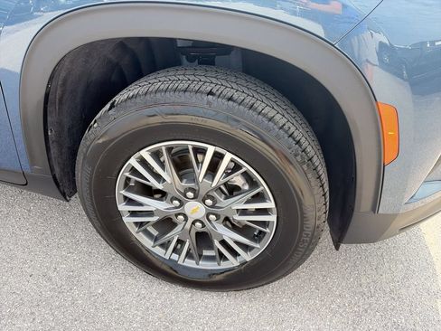 Used 2026 Chevrolet Traverse LT FWD image 38