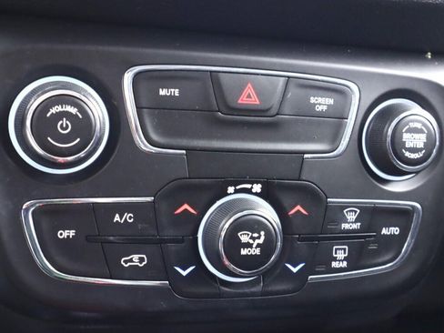 Used 2019 Jeep Compass Limited image 25