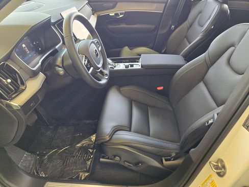 Used 2025 Volvo XC90 B6 Ultra w/ Protection Package Premier image 20