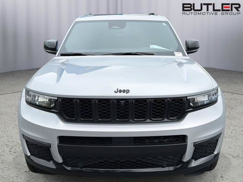 Used 2025 Jeep Grand Cherokee L Limited w/ Luxury Tech Group II AWD/4WD image 9