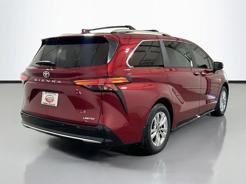 New 2026 Toyota Sienna Limited FWD image 4