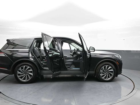 Used 2026 Lincoln Aviator AWD image 46