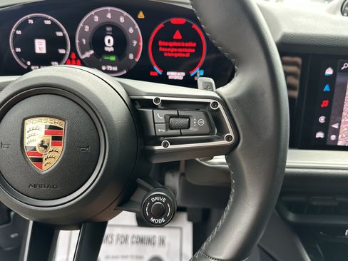 Certified 2024 Porsche Cayenne Coupe AWD/4WD image 34