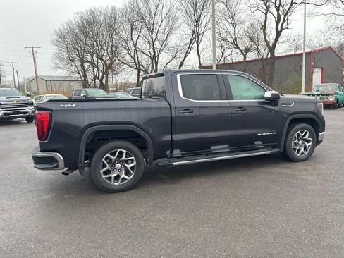 Used 2022 GMC Sierra 1500 SLE image 8