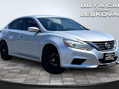 Used 2016 Nissan Altima 2.5 S w/ Power Driver Seat Package FWD image 1