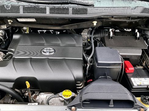 Used 2015 Toyota Sienna Limited Premium image 10