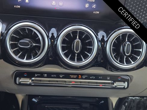 Used 2025 Mercedes-Benz EQB 300 4MATIC image 18