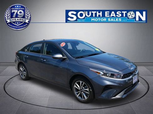 Used 2023 Kia Forte LXS FWD image 2