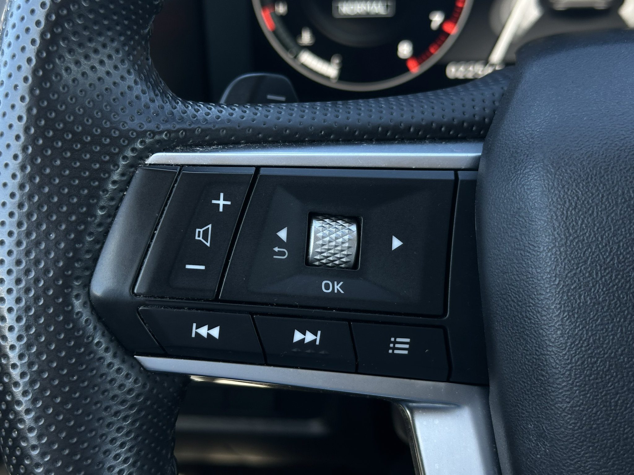 Used 2024 Mitsubishi Outlander SE Black Edition AWD/4WD image 19