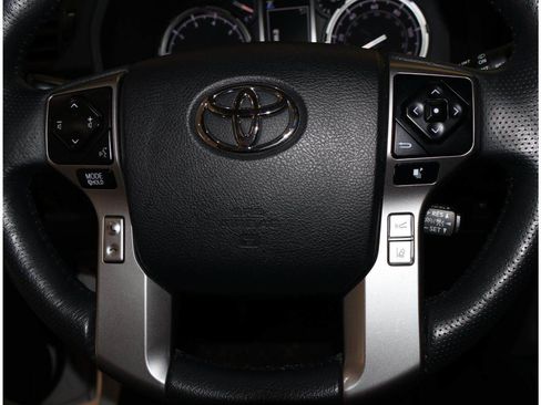 Used 2024 Toyota 4Runner Limited AWD/4WD image 19