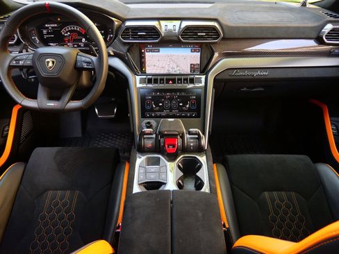 Used 2024 Lamborghini Urus Performante image 7