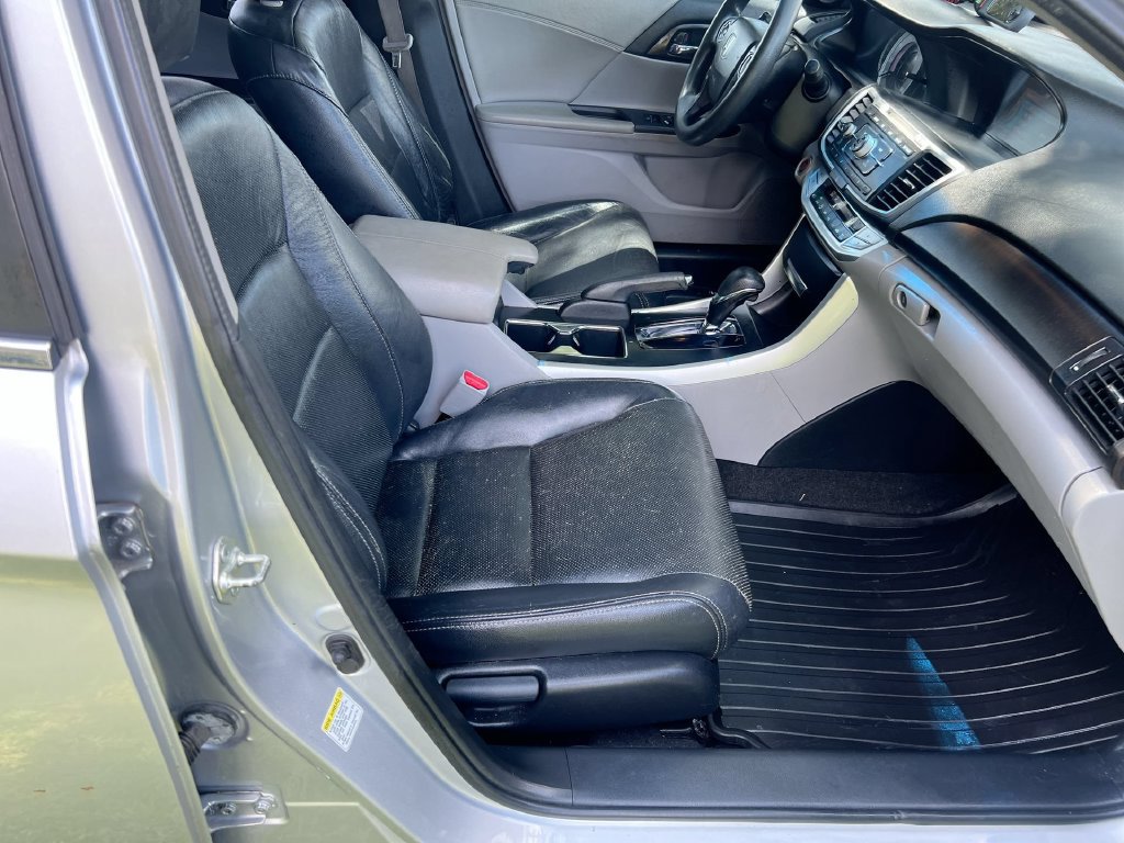 Used 2013 Honda Accord EX image 24