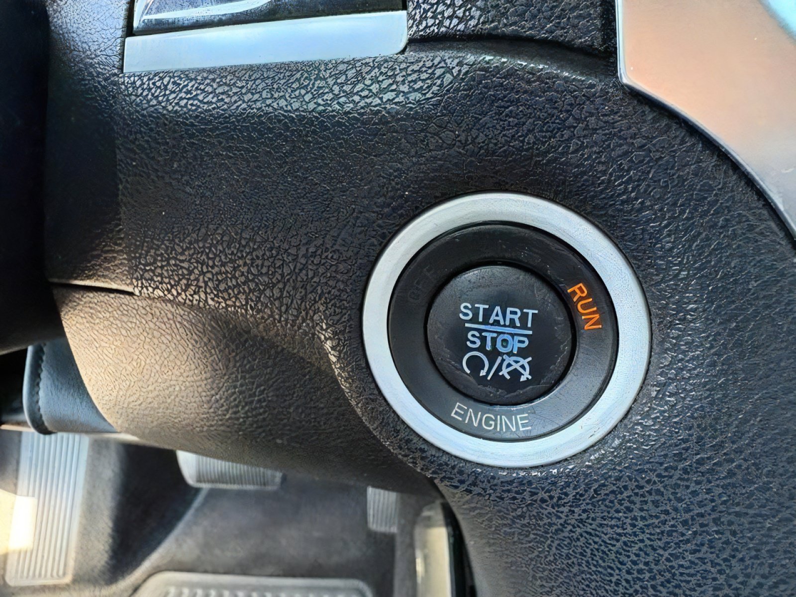 Used 2011 Chrysler 300 C RWD image 23