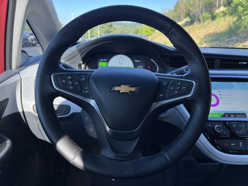Used 2017 Chevrolet Bolt Premier w/ Driver Confidence II Package FWD image 13