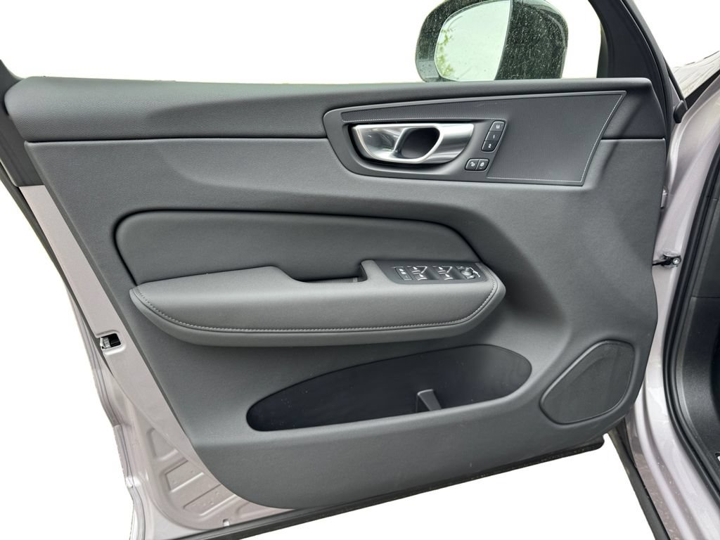 New 2026 Volvo XC60 B5 Plus w/ Protection Package Premier AWD/4WD image 9