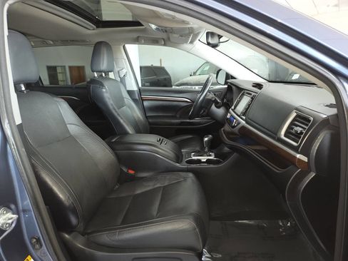 Used 2016 Toyota Highlander Limited w/ Driver Technology Package AWD/4WD image 34