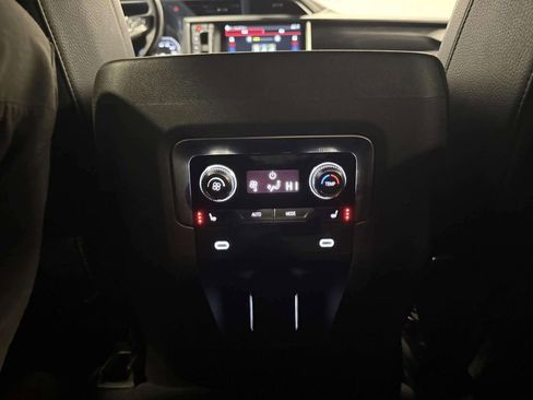 Used 2021 GMC Yukon Denali w/ Denali Premium Package image 36