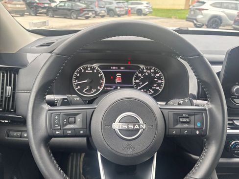 Used 2025 Nissan Pathfinder SV AWD/4WD image 37
