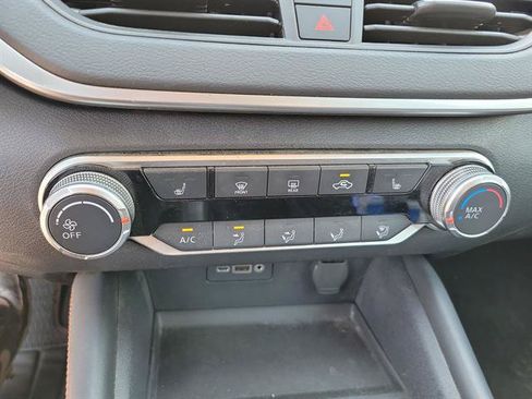 Used 2020 Nissan Altima 2.5 SR w/ Premium Package FWD image 13