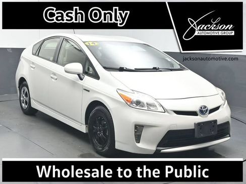 Used 2014 Toyota Prius Two FWD image 1