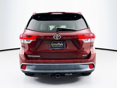 Used 2017 Toyota Highlander XLE FWD image 7