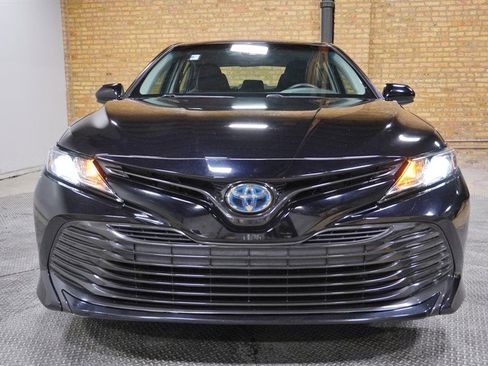Used 2018 Toyota Camry LE image 4