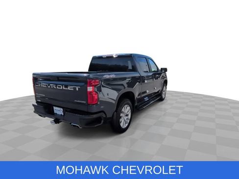 Used 2020 Chevrolet Silverado 1500 Custom w/ Custom Value Package AWD/4WD image 9
