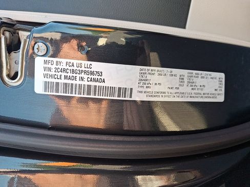 Used 2023 Chrysler Pacifica Touring-L FWD image 26
