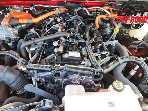 Certified 2025 Toyota 4Runner TRD Off-Road AWD/4WD image 33