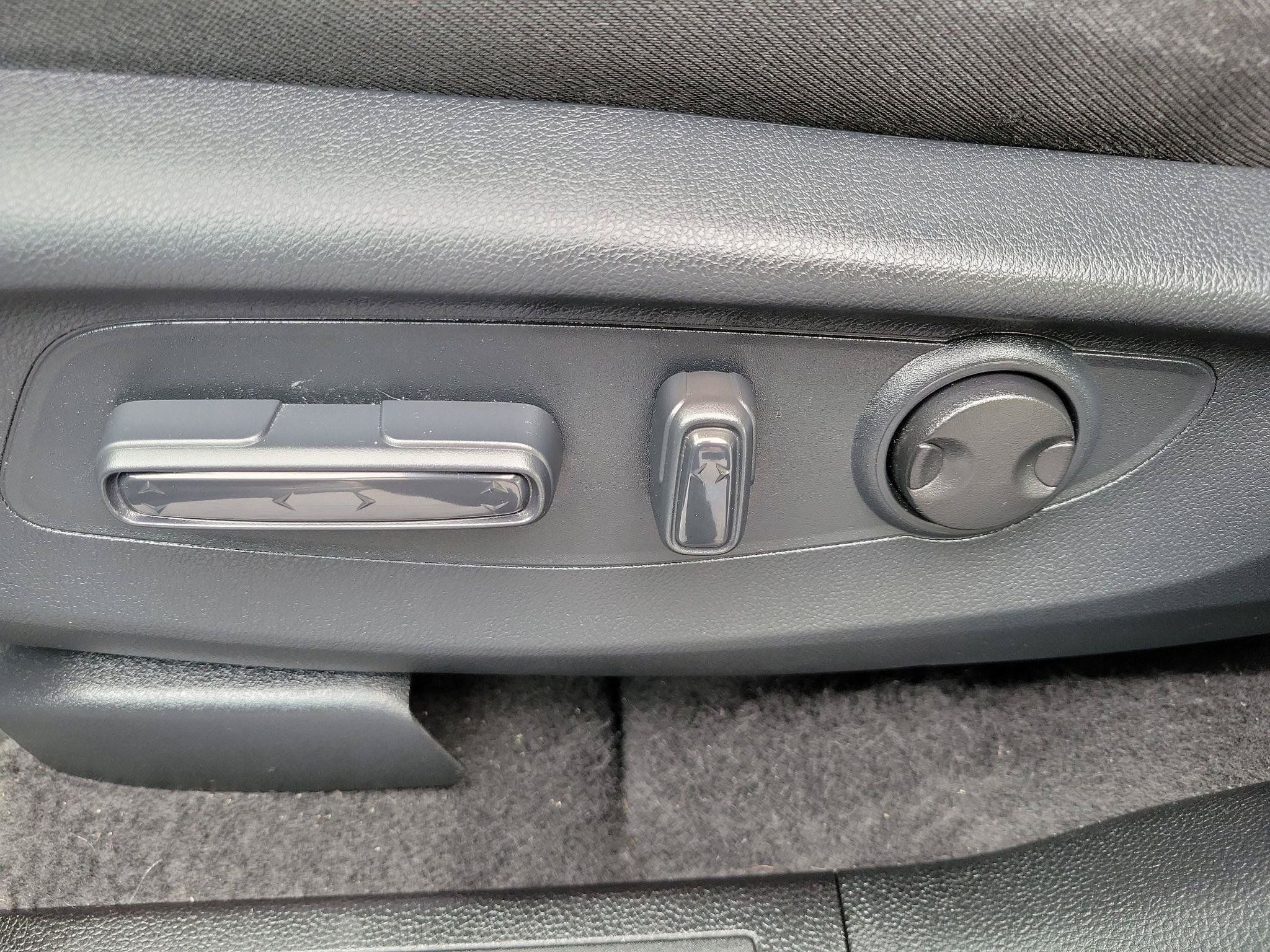 Used 2025 Honda CR-V EX image 7